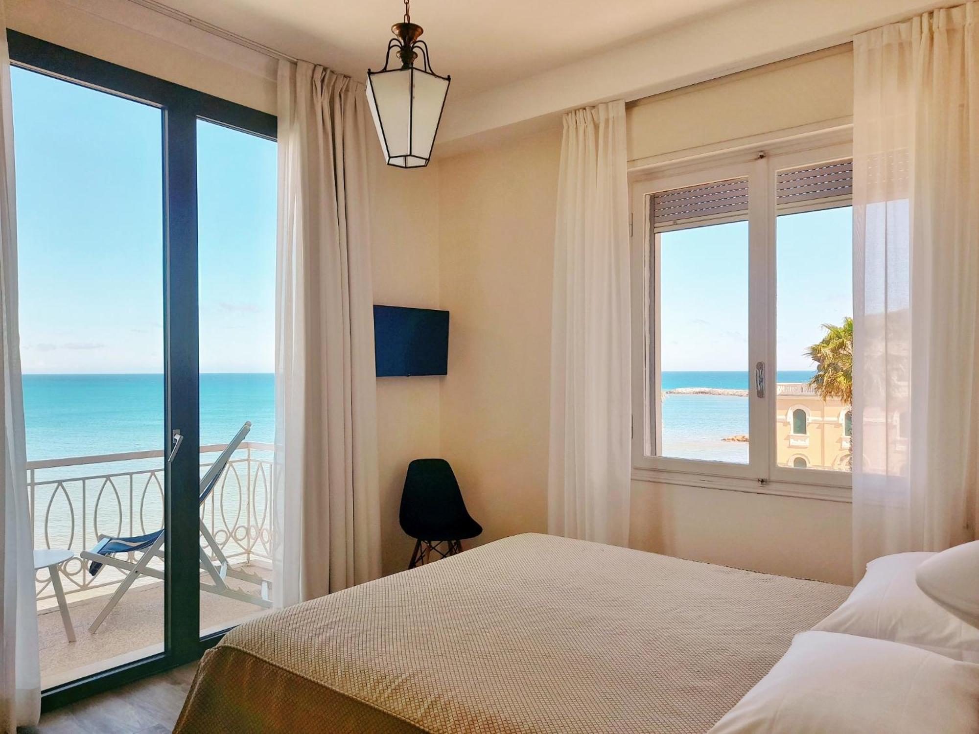 Hotel Golfo E Palme Diano Marina Pokoj fotografie